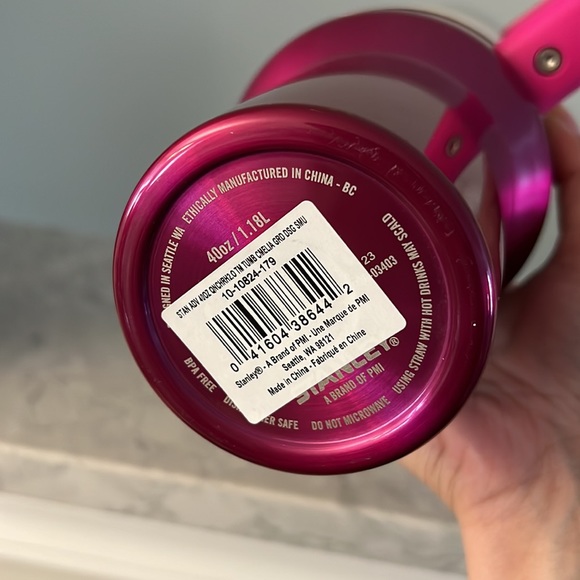 40z Quencher H2.0 Flowstate Tumbler - Camelia Gradient - Picture 4 of 5